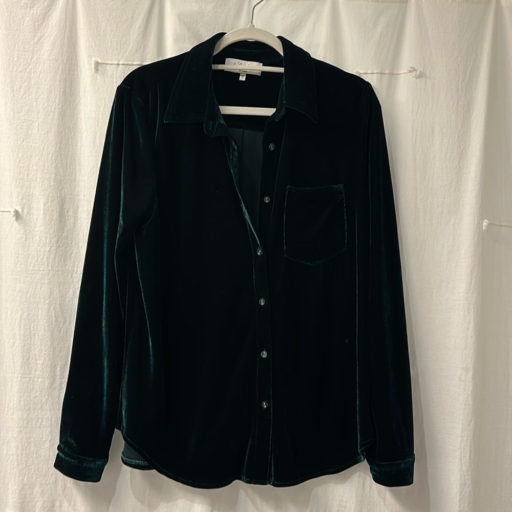 L’Academie velvet button down